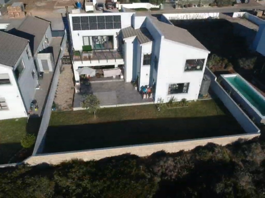 4 Bedroom Property for Sale in Pearl Bay Western Cape
